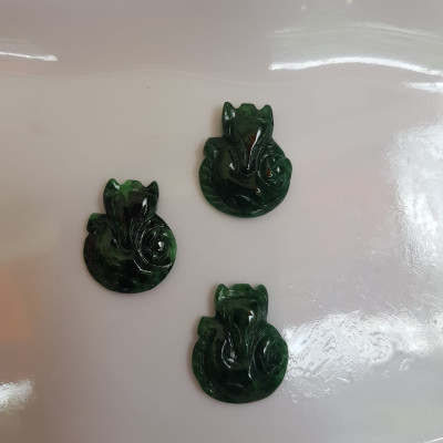 Mặt dây chuyền Hồ Ly xanh đậm bóng đẹp Size 19mmx Ngang 16mm x Sâu 4mm Chất liệu đá cẩm thạch tự nhiên xanh đậm nữ bọc vàng lên đeo đẹp sang ạ