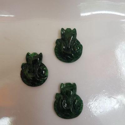 Mặt dây chuyền Hồ Ly xanh đậm bóng đẹp Size 19mmx Ngang 16mm x Sâu 4mm Chất liệu đá cẩm thạch tự nhiên xanh đậm nữ bọc vàng lên đeo đẹp sang ạ