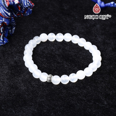 Vòng đá mã não trắng 6mm phối charm bạc mệnh thủy kim - Ngọc Quý Gemstones