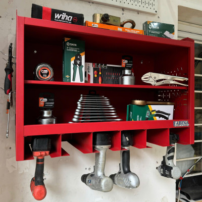 Tủ dụng cụ treo tường màu đỏ