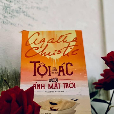 Sách Tội Ác Dưới Ánh Mặt Trời - Agatha Christie