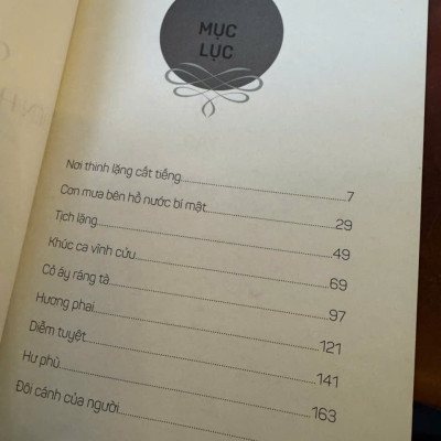 CƠN MƯA BÊN HỒ NƯỚC BÍ MẬT – Phạm Giai Quỳnh – Trần Lê Book