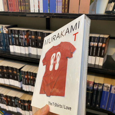 Sách - The T-Shirts I Love by Haruki Murakami | Japanese Literature /  Essays /  Memoir / Biography in English / Ngoại văn Nhập khẩu