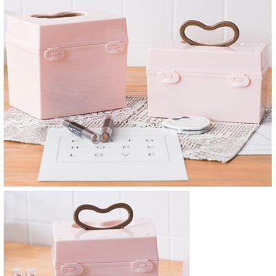 Hộp đựng mỹ phẩm, đồ trang điểm 2.1L thiết kế có quai xách và khóa gài nên rất chắc chắn, an toàn - nội địa Nhật Bản 