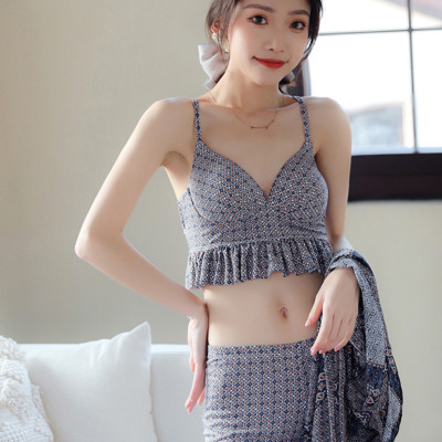 Bộ đồ bơi bikini nữ 2 mảnh đi tắm biển áo croptop kèm váy sang chảnh phong cách Hàn quốc