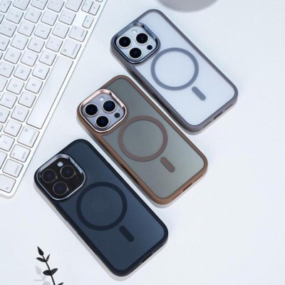 Ốp Lưng Nhám Chống Sốc, Bám Bụi Hỗ trợ Sạc Không Dây Cho iPhone 16 Pro Max , 16 Pro Benks Mist Case - Hàng chính hãng