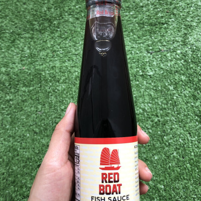 Nước mắm nhĩ nguyên chất truyền thống Phú quốc Red Boat 40N chai 500ml