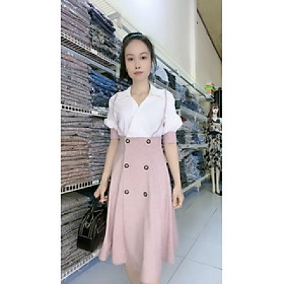Mẫu đầm yếm dễ thương dành cho những cô nàng cá tính.