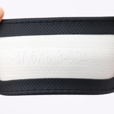 Bọc Vô Lăng CIND 8062 Size M Màu Đen Chỉ Đỏ