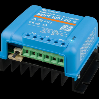 Bộ biến đổi điện năng từ tấm pin năng lượng mặt trời BlueSolar MPPT 100/20 (up to 48V) Retail