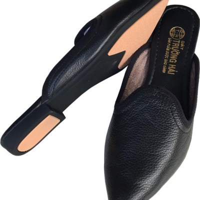 Dép bít mũi TRƯỜNG HẢI da bò thật mềm mại không bong tróc đế cao su chồng mòn êm ái BMN0361