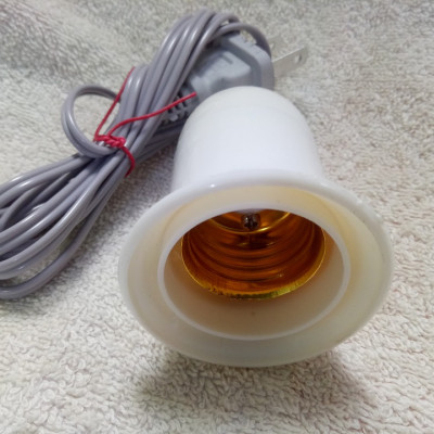 Đui đèn E27 có công tắc, dây cắm dài 1,5m