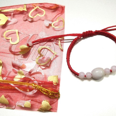 Vòng tay chỉ đỏ may mắn bình an kèm túi đỏ làm quà tặng - 1 hạt ngọc tròn đơn giản