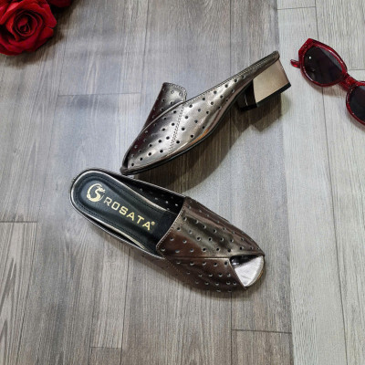 Dép nữ rọ đục lổ, gót vuông ROSATA RO684 - 4p - Bạc - BKSTORE