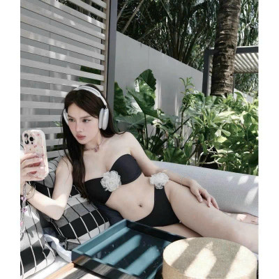 Bikini Tam Giác Kèm Hoa