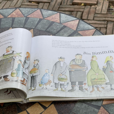 (Bìa cứng, in màu) CÔ GÀ MÀ CỦA BÁC IZZY PIPPIK - Aubrey Davis - Minh họa: Marie Lafrance - Biên dịch: Ngọc Hòa - Crabit Kidbooks