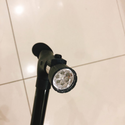 Gậy batoong đa năng (chống trượt, có đèn pin) phù hợp cho người cao tuổi