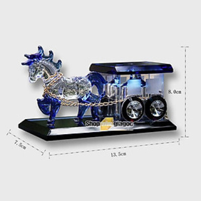 Tượng nước hoa ngựa kéo xe, kèm lọ tinh dầu để xe ô tô