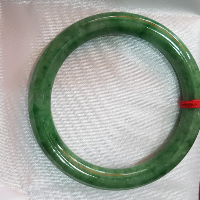 Vòng Cẩm Thạch tự nhiên mới Đậu Lý Sao Sao 56mm x cọng 9mm cao cấp sịn đẹp Vòng tay màu xanh đậu lý bông đậm đều bóng mượt đẹp Nữ 54kg - 64kg đeo rất đẹp sang tay món quà tặng Mẹ , người thân ý nghĩa ạ