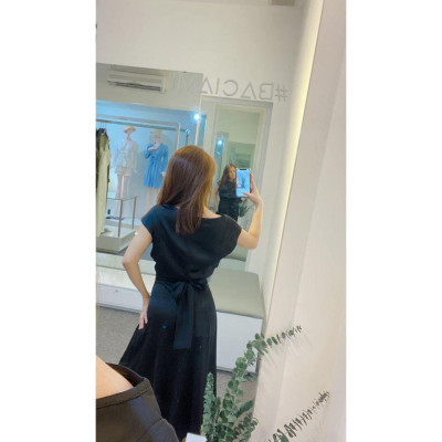 Baciami-Đầm Lụa Cổ Tròn Phôm Rộng