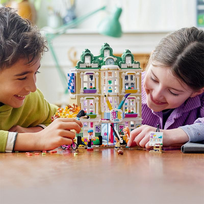 Đồ Chơi LEGO Trường Hội Họa Của Emma 41711 (844 chi tiết)