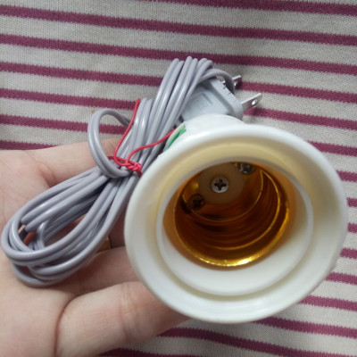 Đui đèn E27 có công tắc, dây cắm dài 1,5m