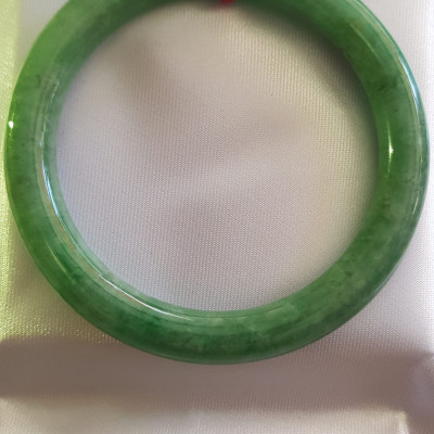 Vòng Cẩm Thạch tự nhiên mới vip Đậu Lý Sao Sao 56mm x cọng 8,5mm cao cấp sịn đẹp màu xanh đậu lý bông đậm đều bóng mượt đẹp Nữ 54kg - 64kg đeo rất đẹp sang tay món quà tặng Mẹ , người thân ý nghĩa ạ