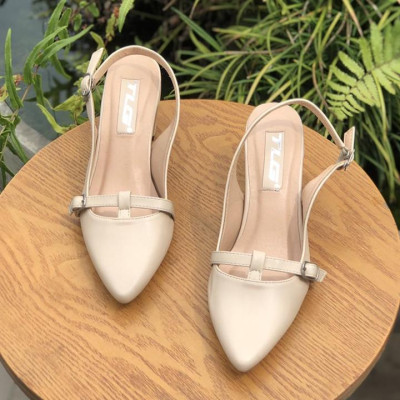 Giày nữ bít mũi hot trend  trẻ trung năng động 20797