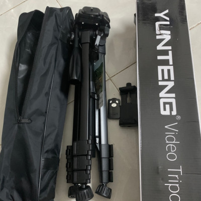 Chân Máy Ảnh Tripod Yunteng VCT - 668 - Hàng Nhập Khẩu