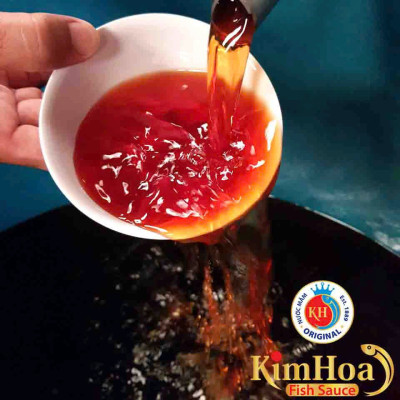 Nước mắm cốt Kim Hoa Phú Quốc 43 đạm chai nhựa 1 lít